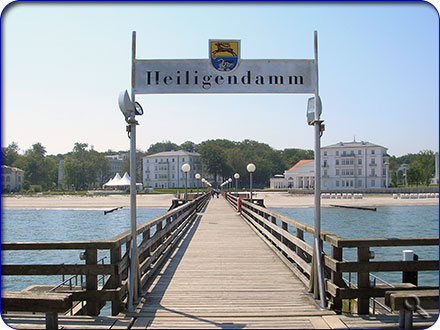Blick auf Heiligendamm von der Seebr&uuml;cke aus